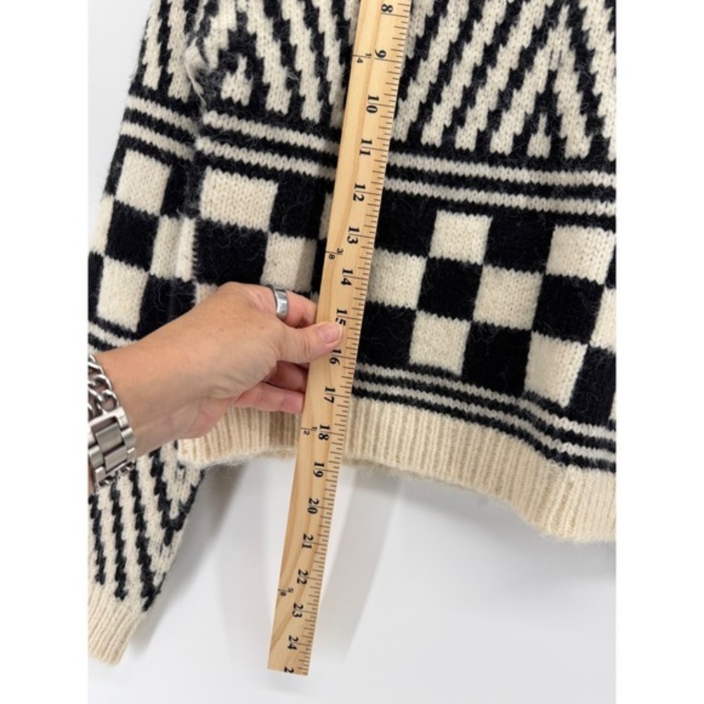 Miou Muse Black Ivory Geometric Chevron Checkerboard Cropped Knit Sweater M - Picture 7 of 8